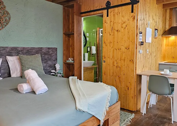 Fernandes Guest House Green Bungalow